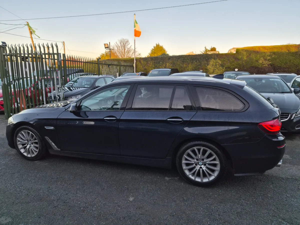 BMW 5-Series 2014 520d Luxury Touring - Image 3