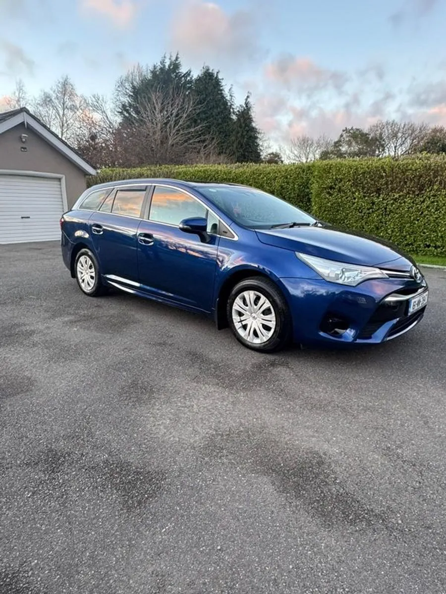 2016 Toyota Avensis - Image 2