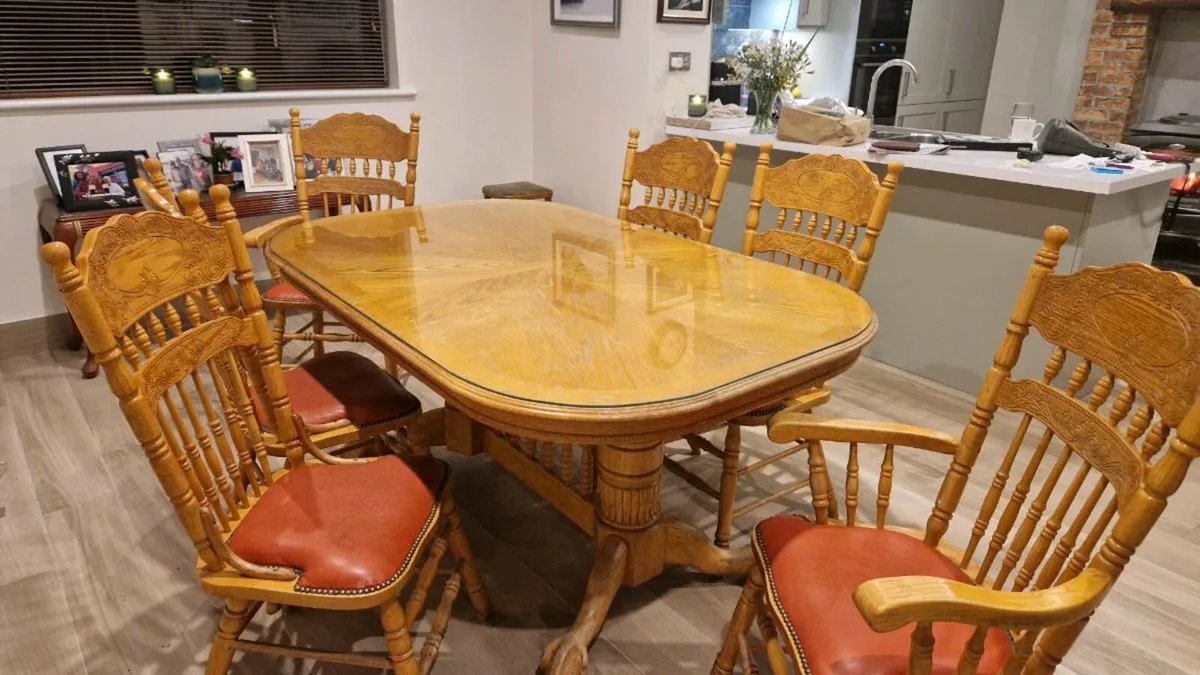 Extendable Kitchen & Chairs - Image 1