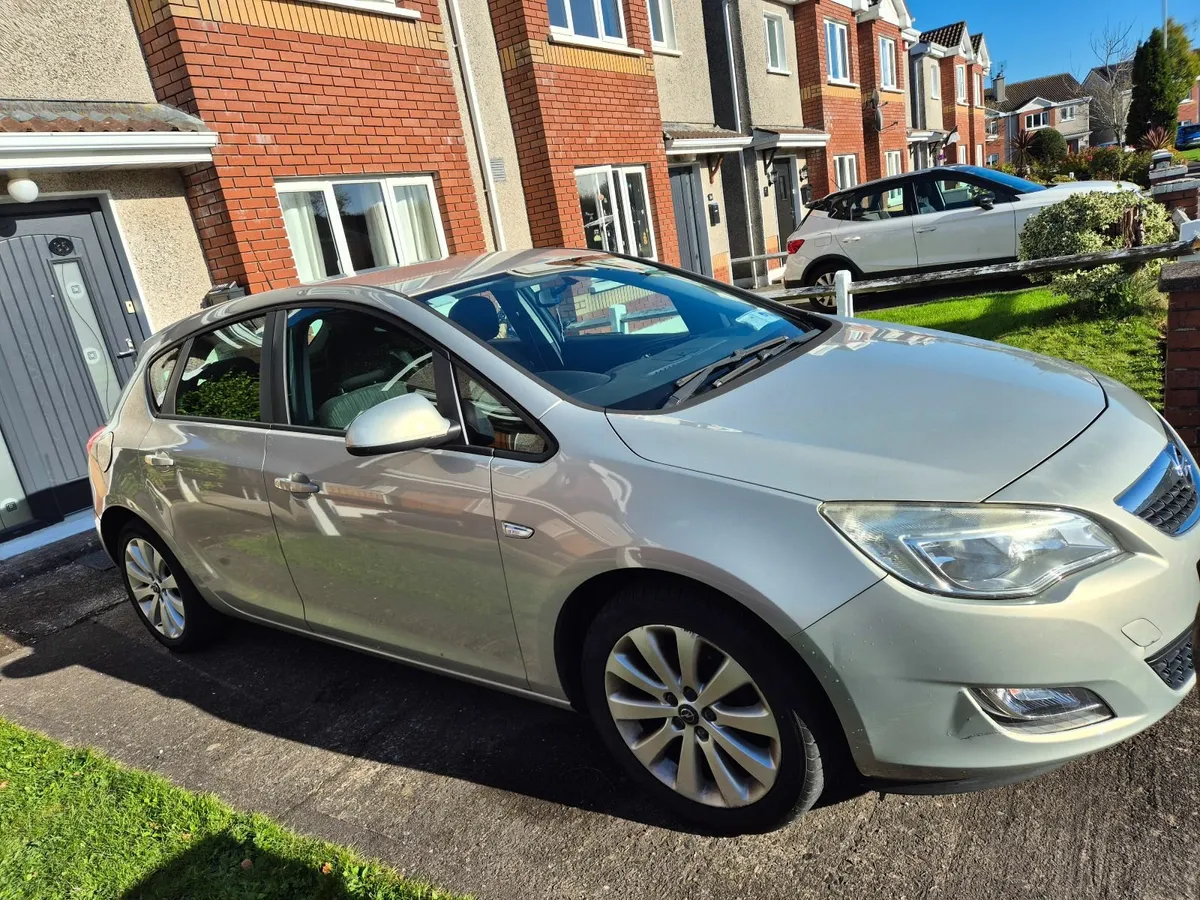 Opel Astra 2010 - Image 4