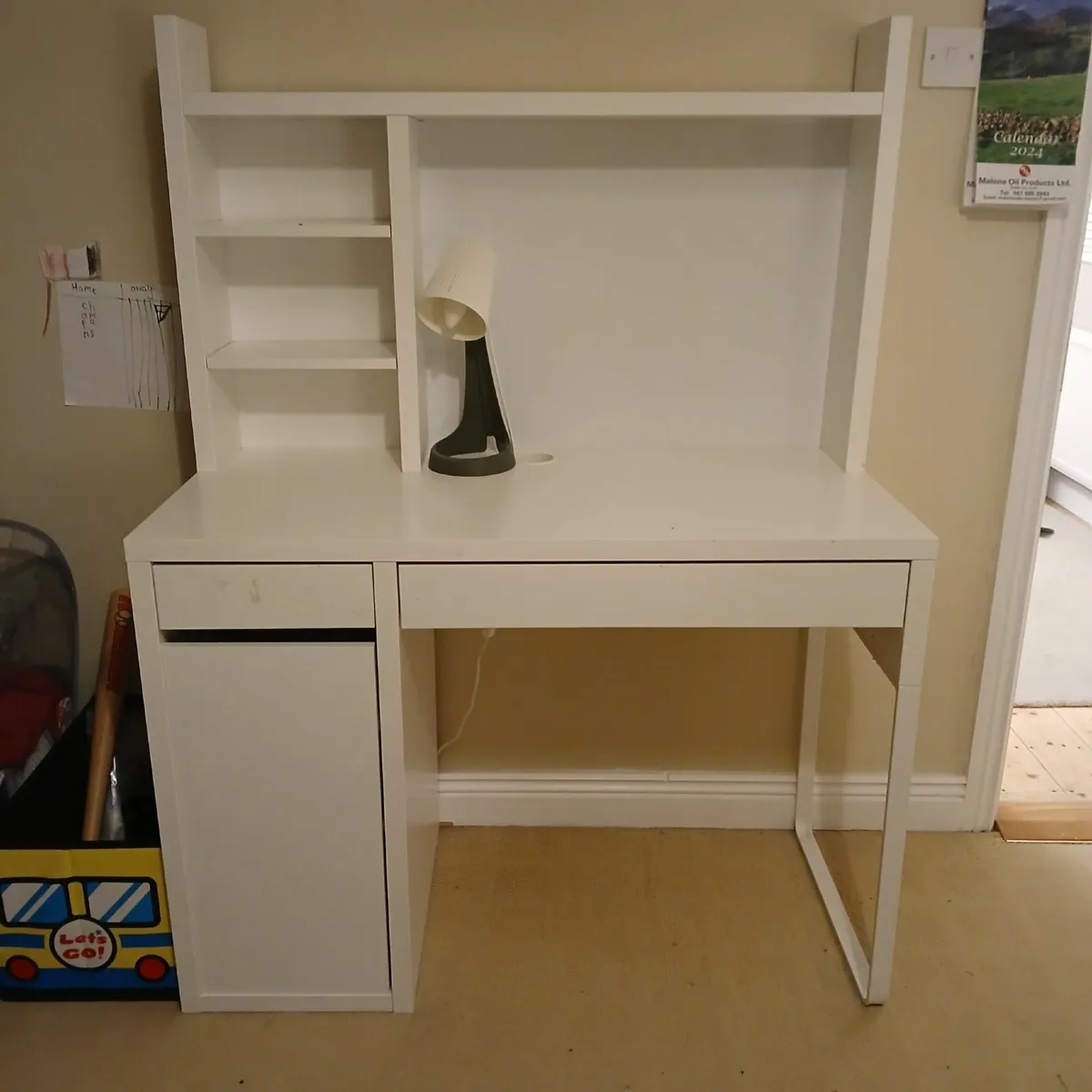 Child desk - Image 2