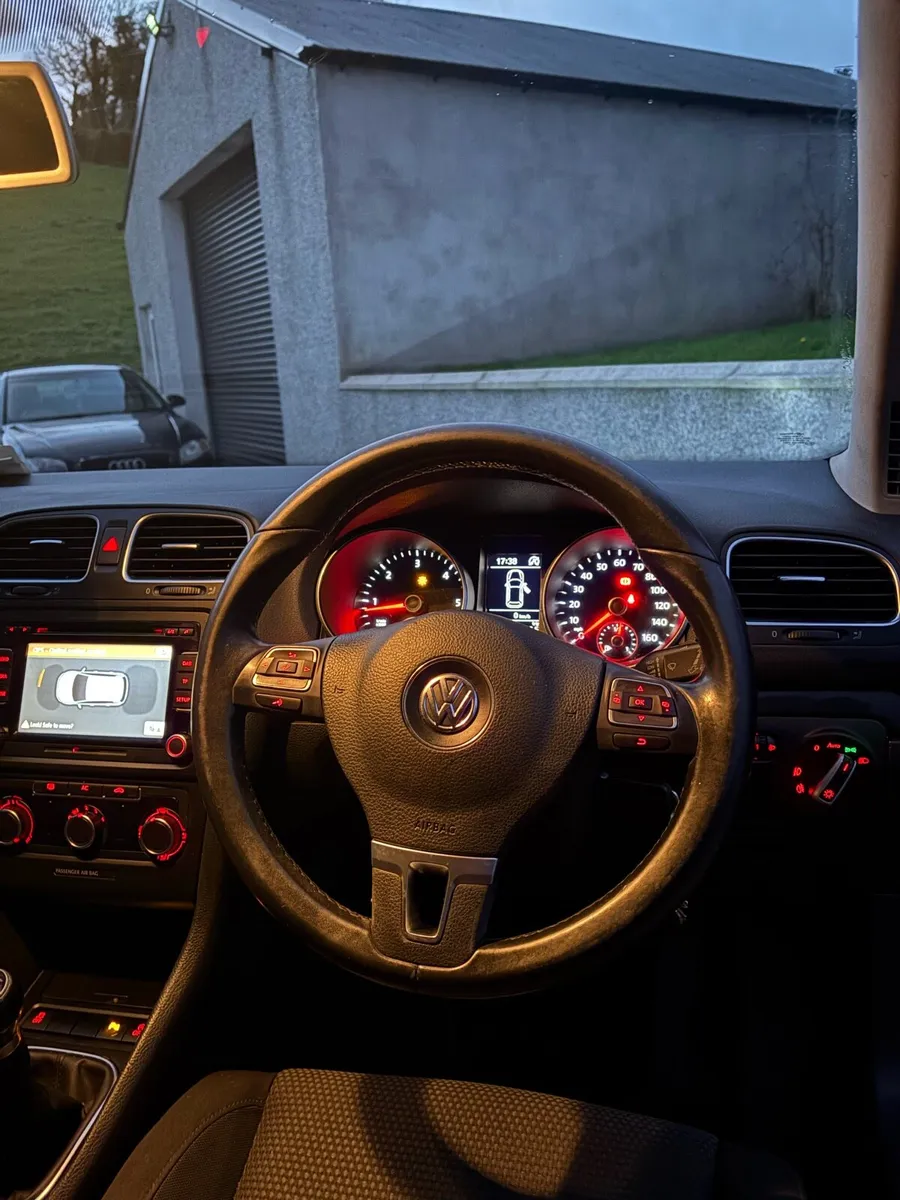 2011 Volkswagen Golf 1.6 TDI - Image 3