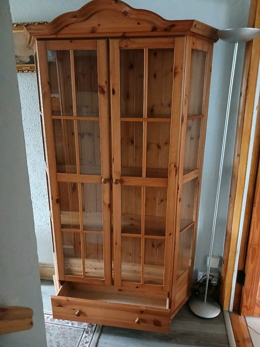 Big beautiful display cabinet - Image 2