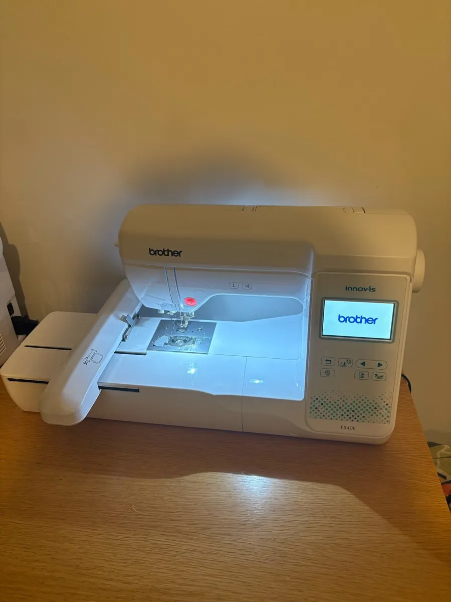 Embroidery machine - Image 1