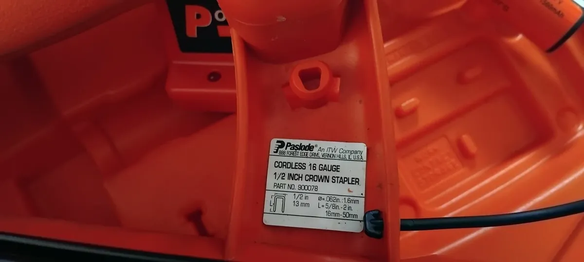 Paslode 16 Gauge 1/2" Crown Stapler - Image 4