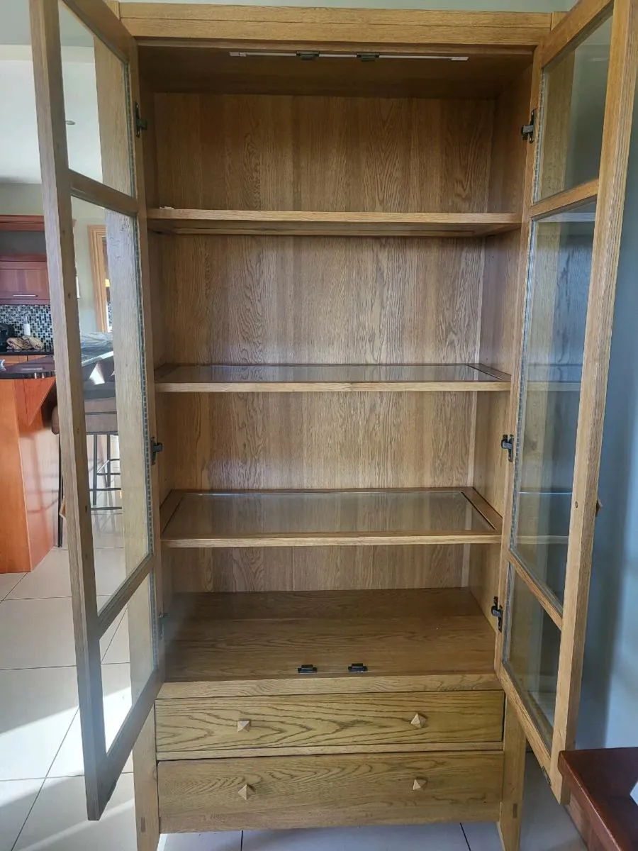 Willis & Gambier Oak Display Cabinet - Image 4