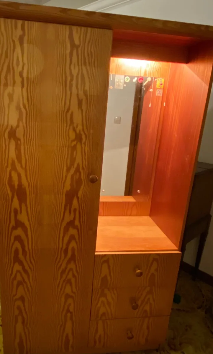 Bed desk and wardrobe - Image 1