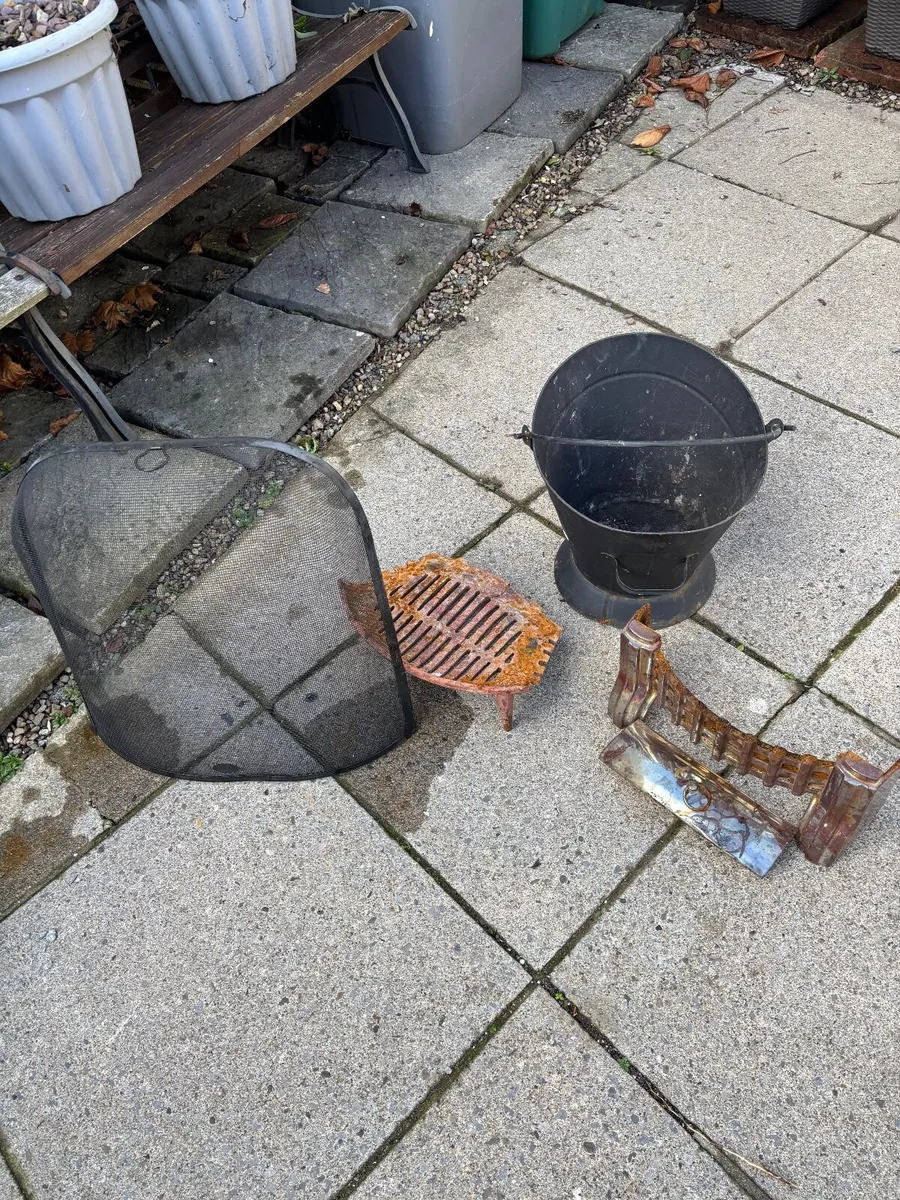 Collection of fireplace items - Image 1