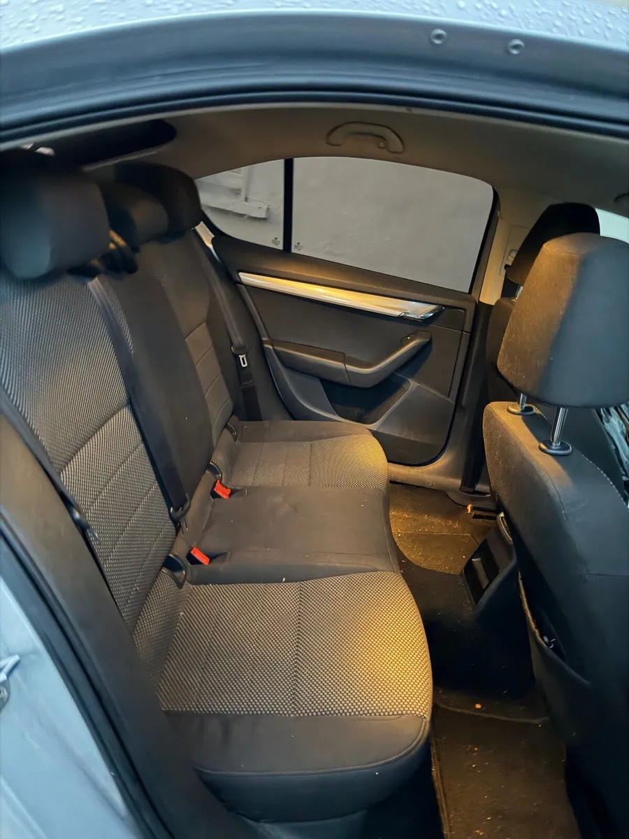 Skoda Octavia 2014 - Image 2