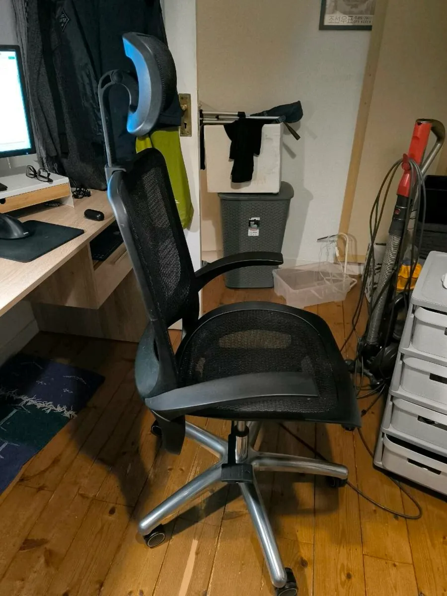 Ergonomic office chair - Image 3