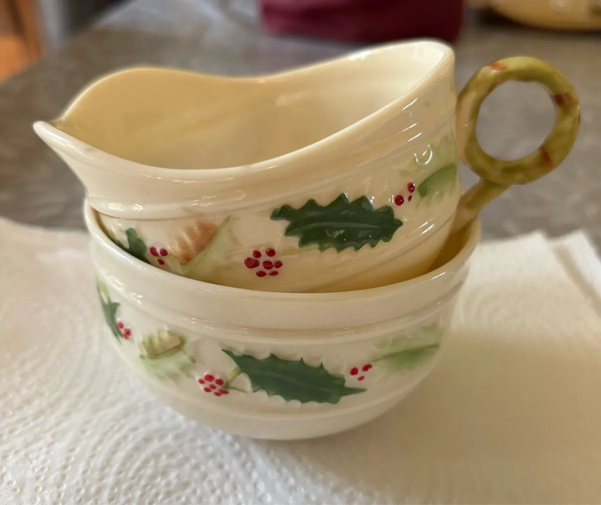 Collectors Belleek Holly sugar bowl and jug - Image 1