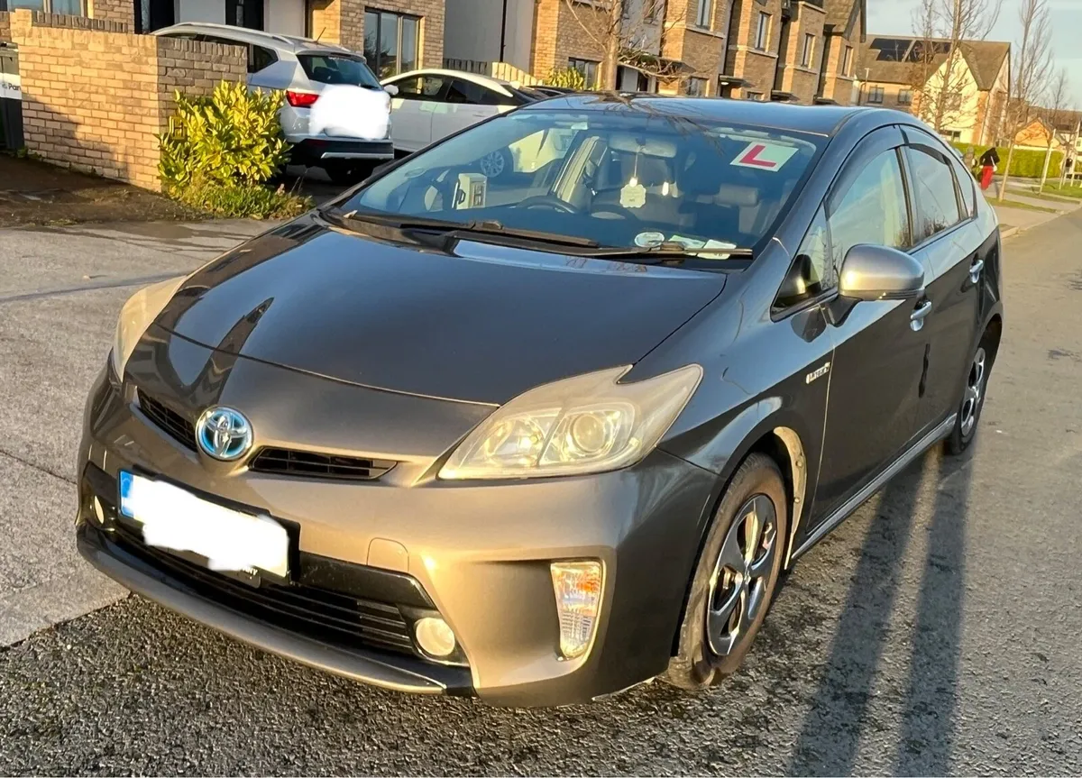 Toyota Prius 2013 - Hybrid, Reliable, Well Mantain - Image 3