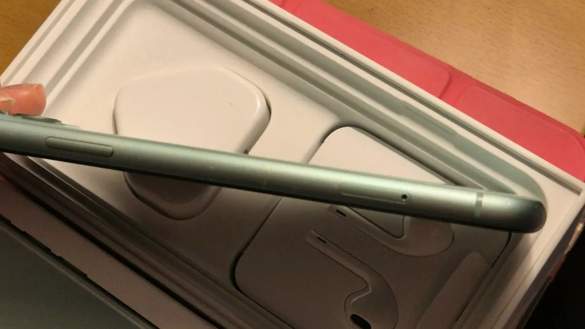 Iphone 11 green 128 gb - Image 4