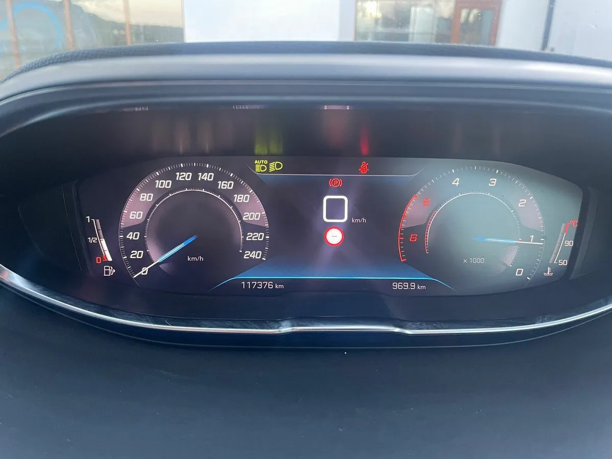 212 peugeot 3008 - Image 3