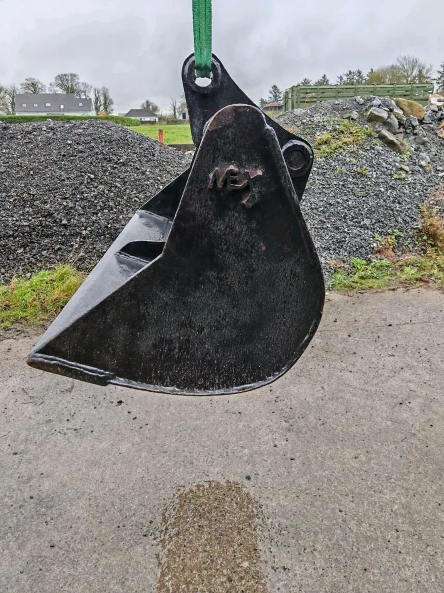 6ft Grading & 2 ft Digging Bucket 65mm pins - Image 2