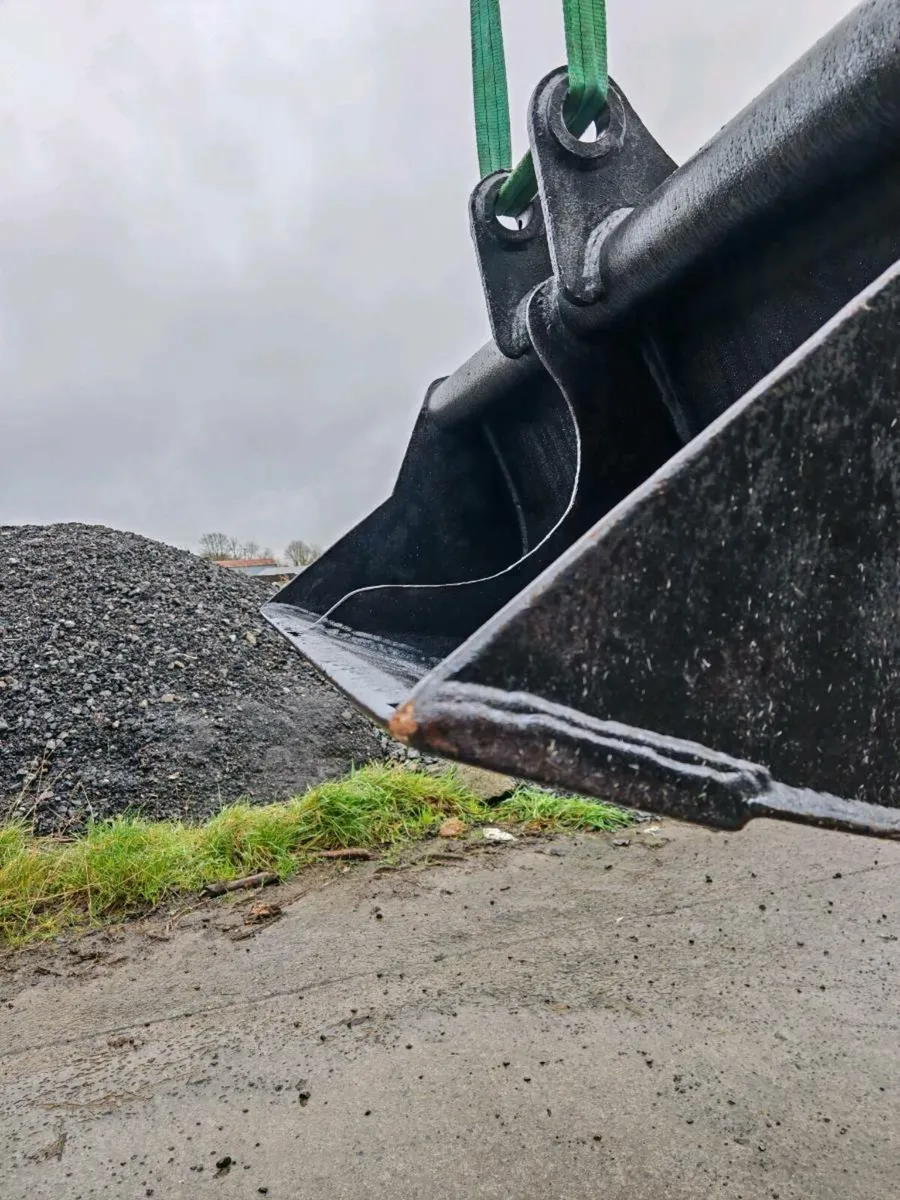 6ft Grading & 2 ft Digging Bucket 65mm pins - Image 3