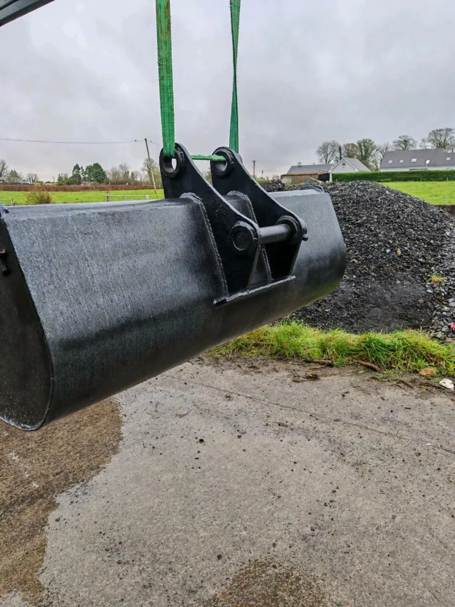 6ft Grading & 2 ft Digging Bucket 65mm pins - Image 4