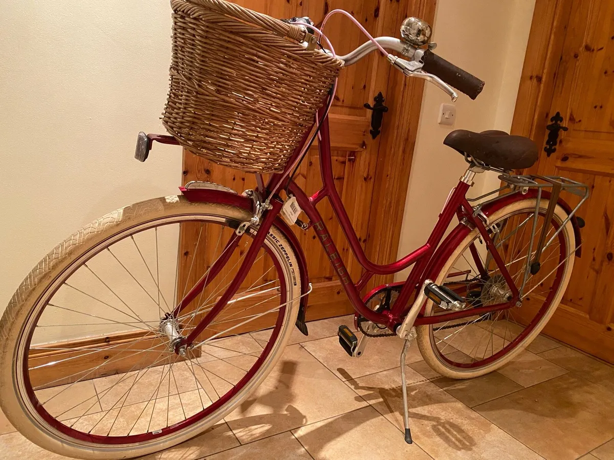 Raleigh Willow 700c Cherry Red Hybrid - Image 3