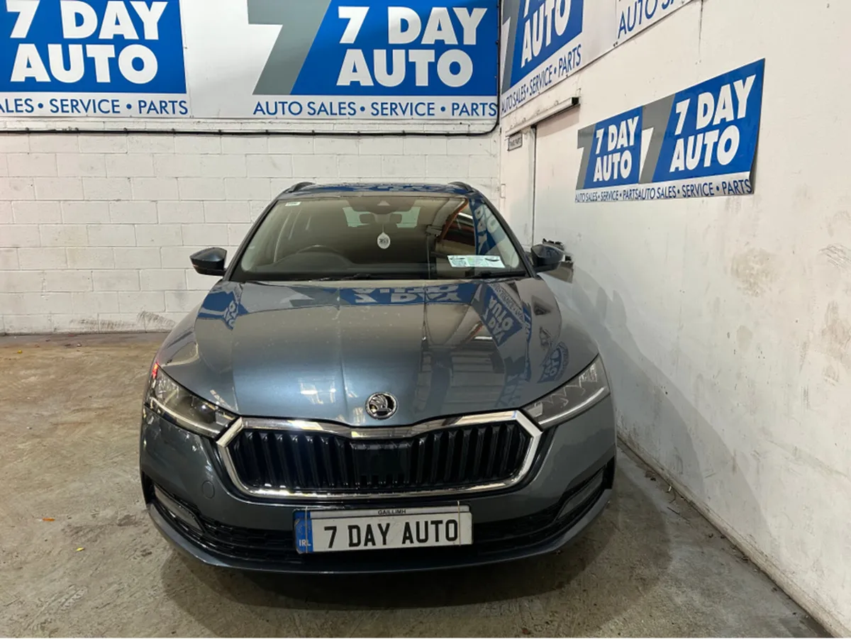 Skoda Octavia AUTO ESTATE 2.0 TDI 150BHP COMBI DSG - Image 2