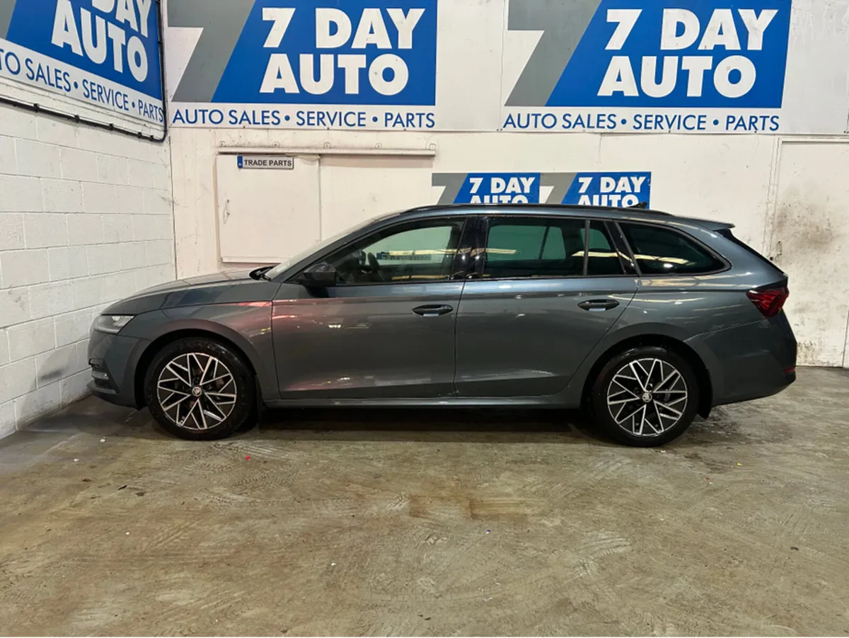 Skoda Octavia AUTO ESTATE 2.0 TDI 150BHP COMBI DSG - Image 4