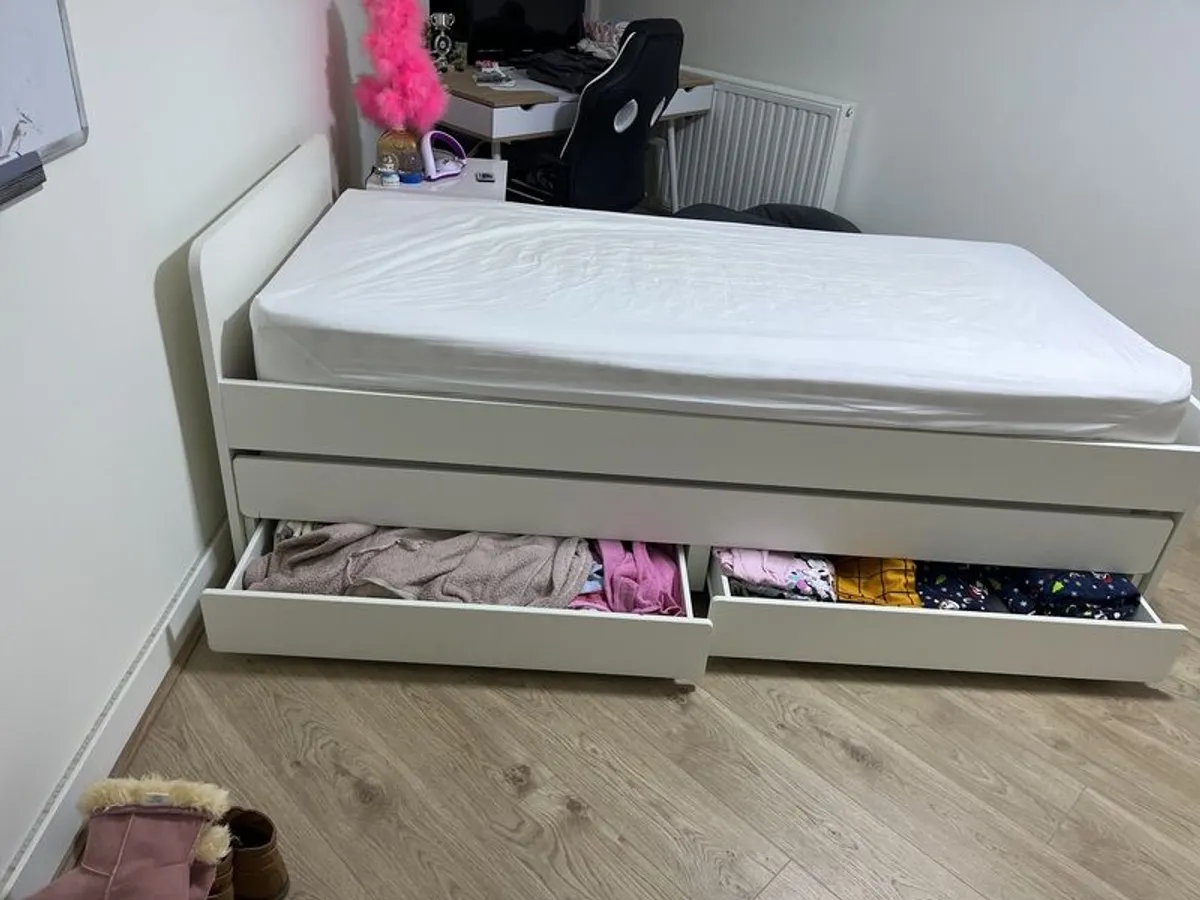 girls bed - Image 4