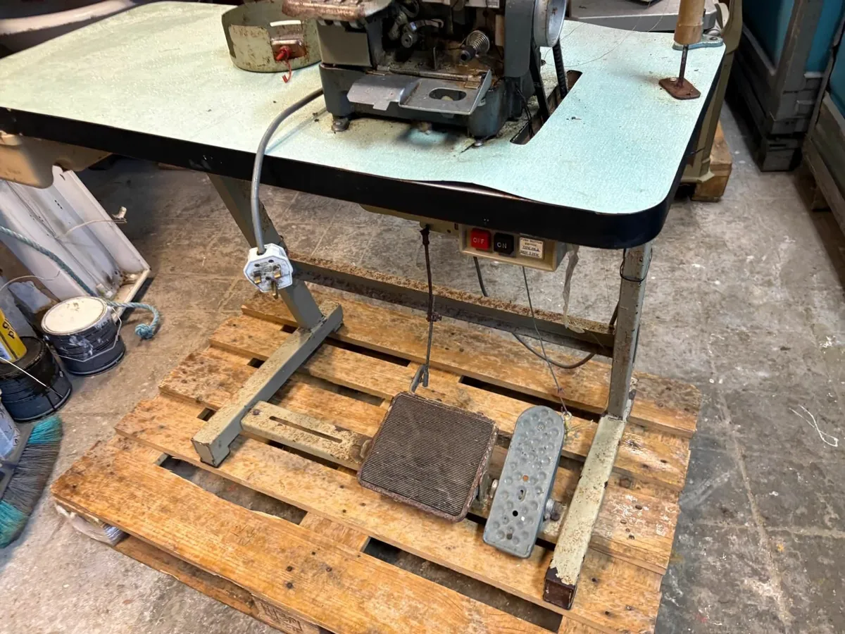 Embroidering Machine. - Image 1