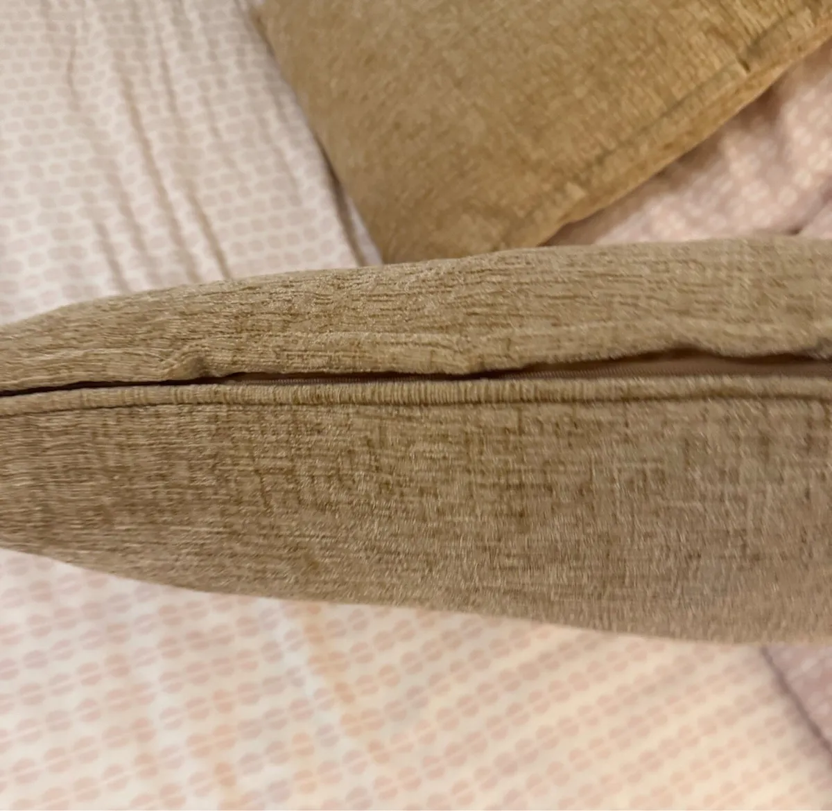 Set of 2 Large Decorative Cushions - Image 4