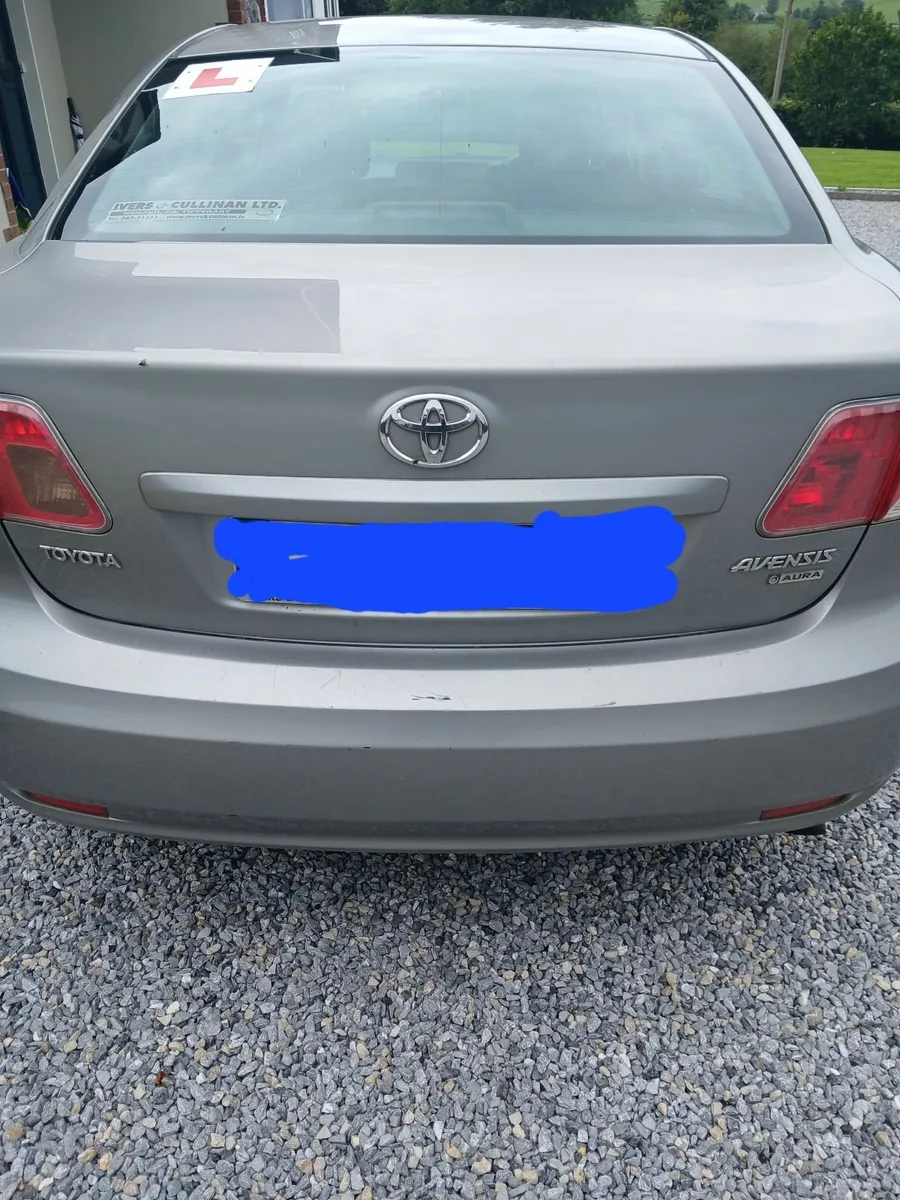 Toyota Avensis 2010 - Image 2