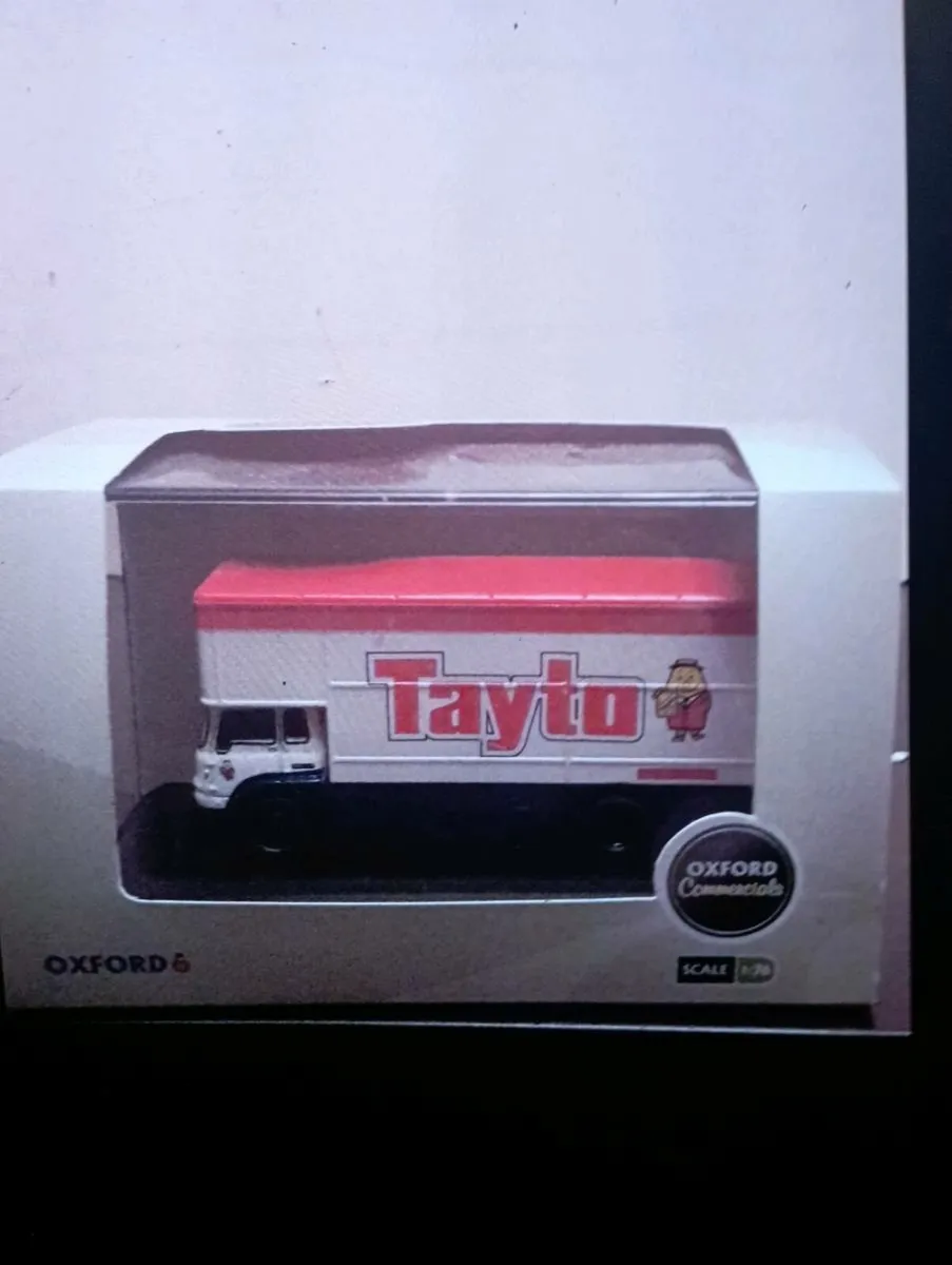 OXFORD  MR TOYTO   TRUCK /MR TOYTO FIGURE' - Image 1