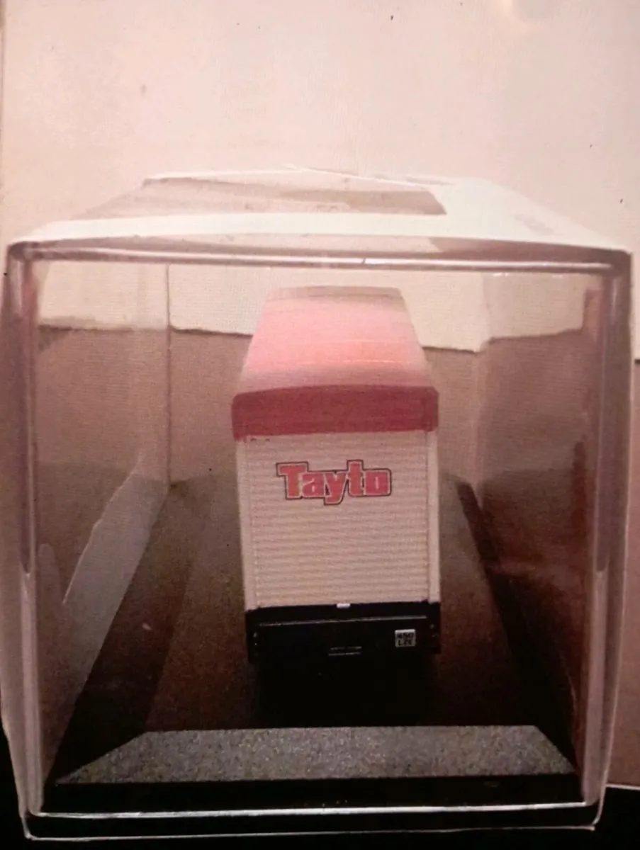 OXFORD  MR TOYTO   TRUCK /MR TOYTO FIGURE' - Image 2