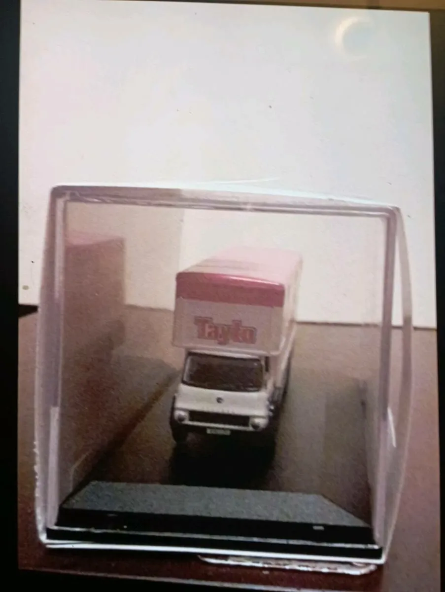 OXFORD  MR TOYTO   TRUCK /MR TOYTO FIGURE' - Image 3