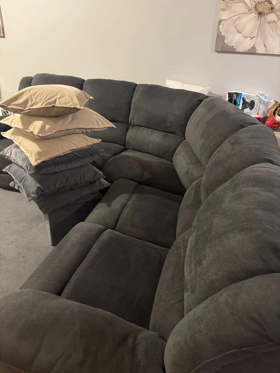 U shape sofa - Image 1