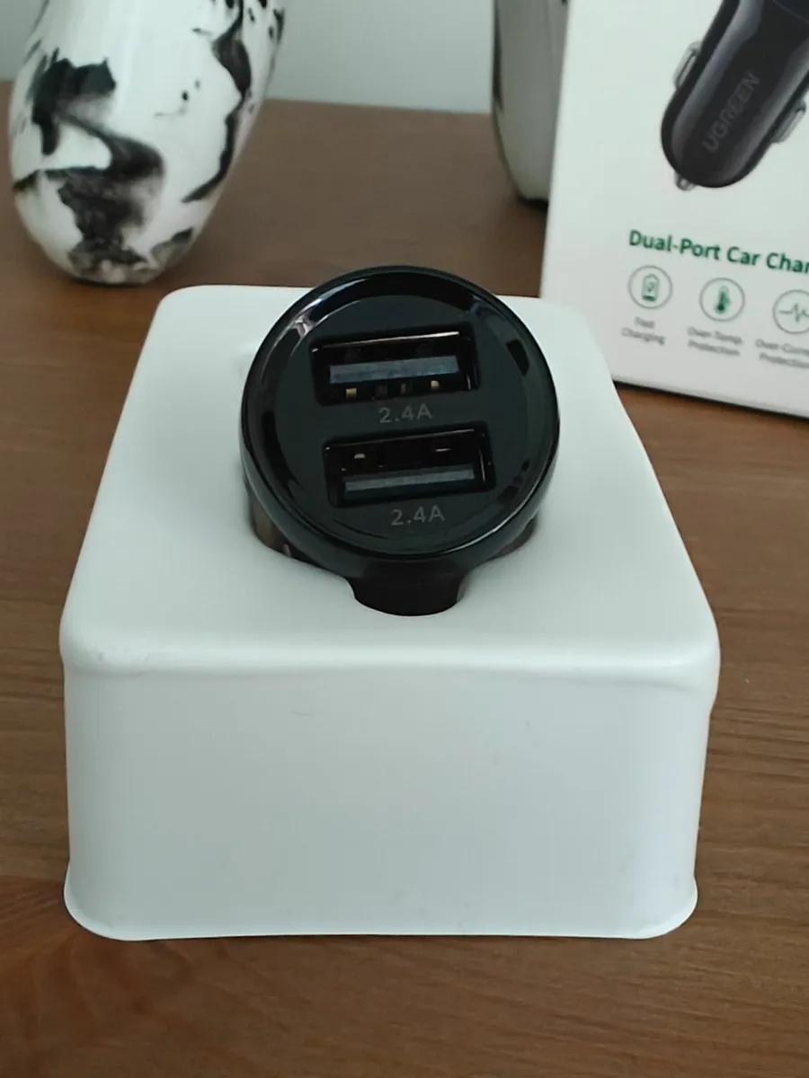 UGREEN DUAL PORT CAR CHARGER 2x USB 2.40A - Image 1