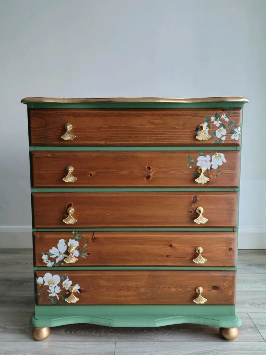 Solid wood chest of drawers - Image 3