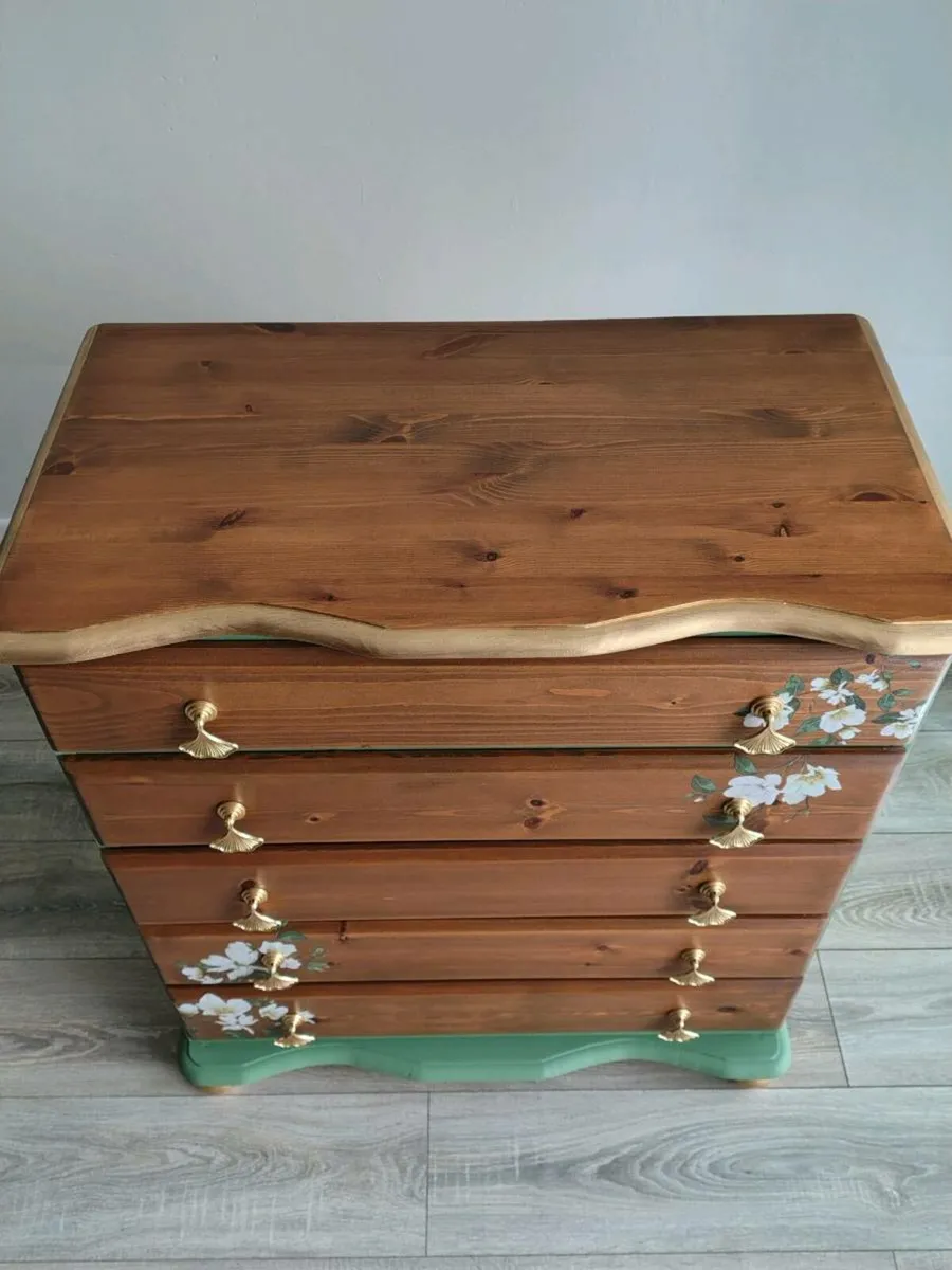 Solid wood chest of drawers - Image 4