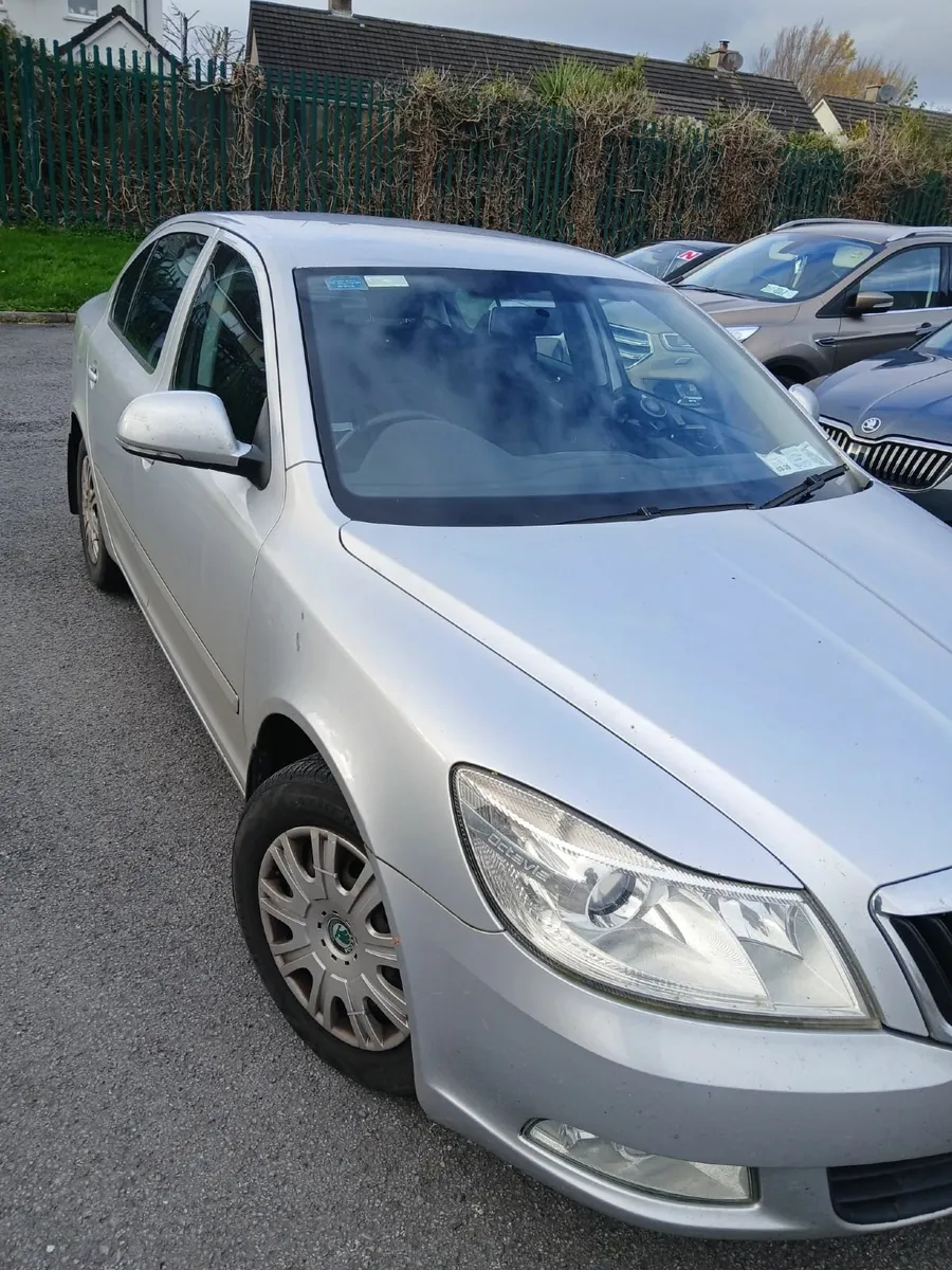 Skoda Octavia 2010 - Image 2