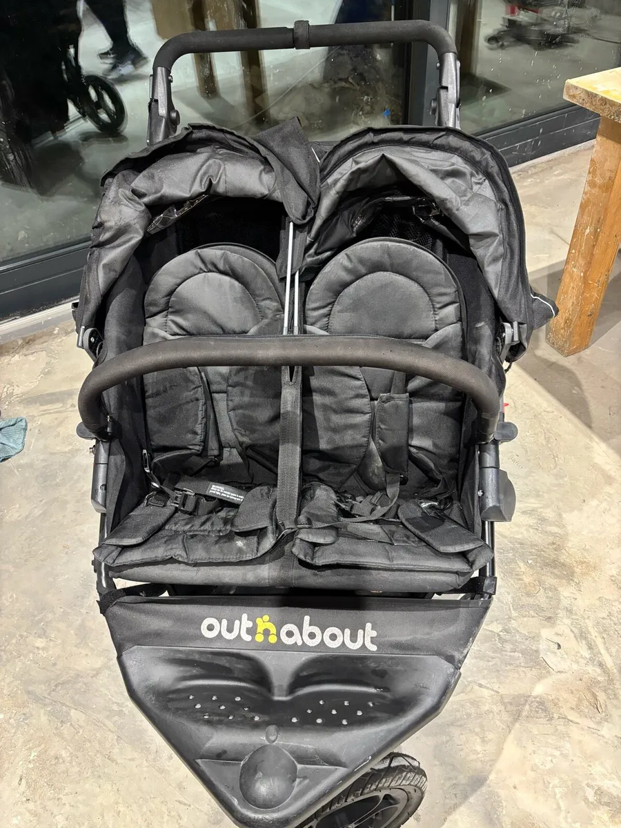 Out n about double stroller - Image 2