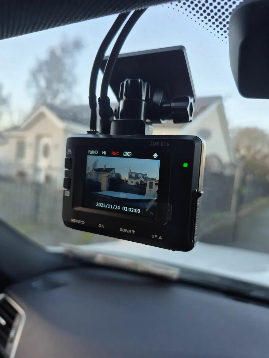 BMW 3-Series 2017 - Image 2