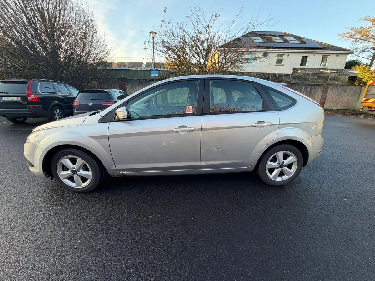 Ford Focus 2009 - Image 2