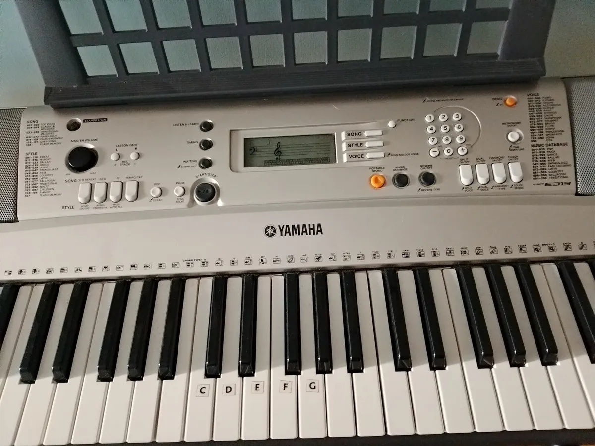 Keyboard - YAMAHA PSR E313 - Image 2