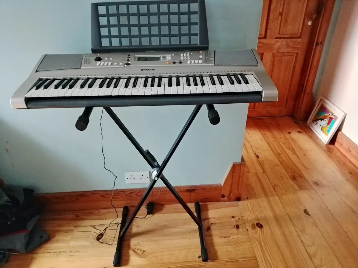 Keyboard - YAMAHA PSR E313 - Image 1