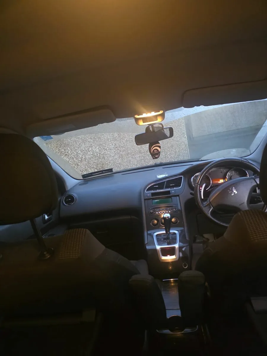 Peugeot 5008 2010 - Image 3