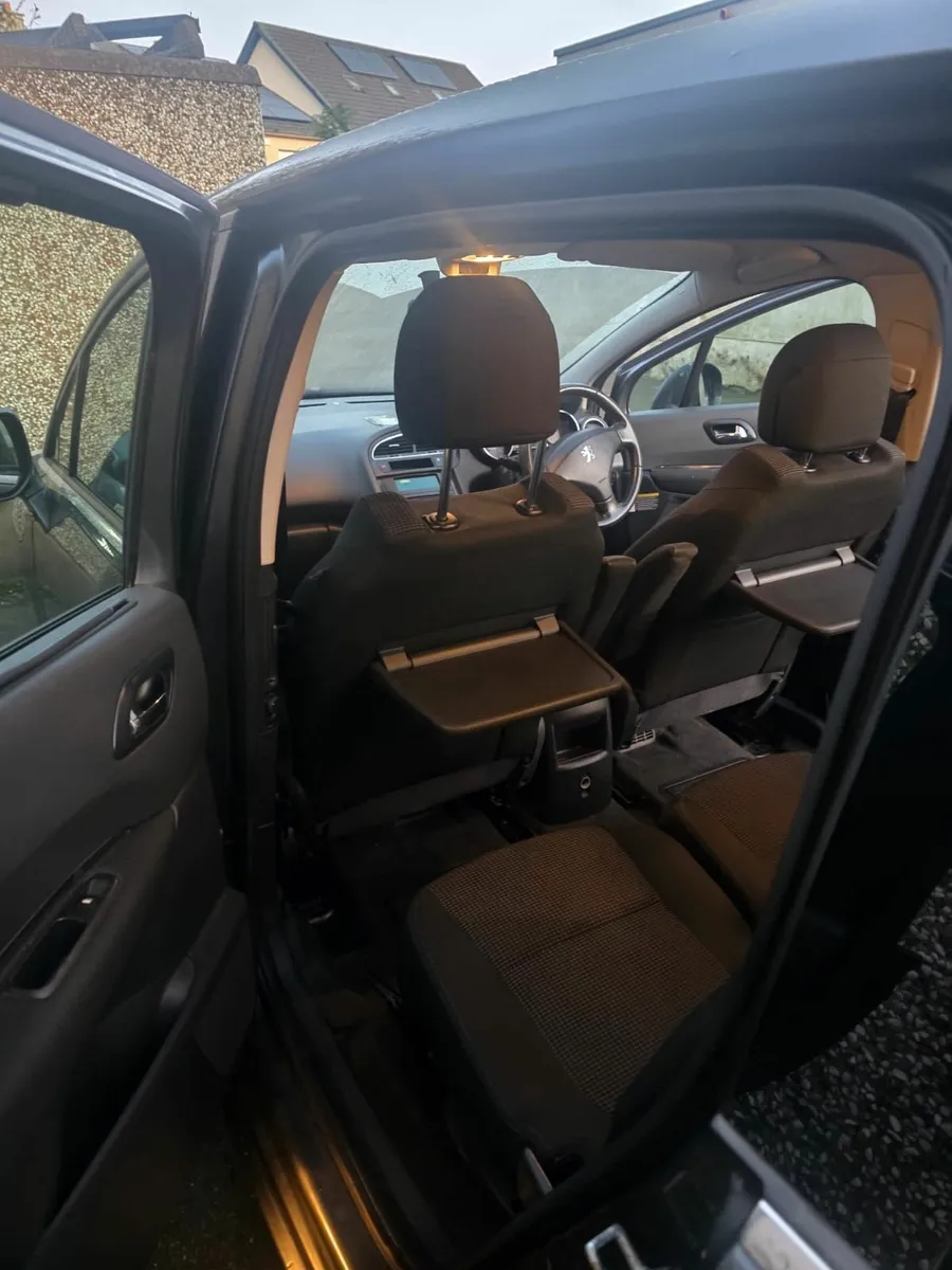 Peugeot 5008 2010 - Image 4