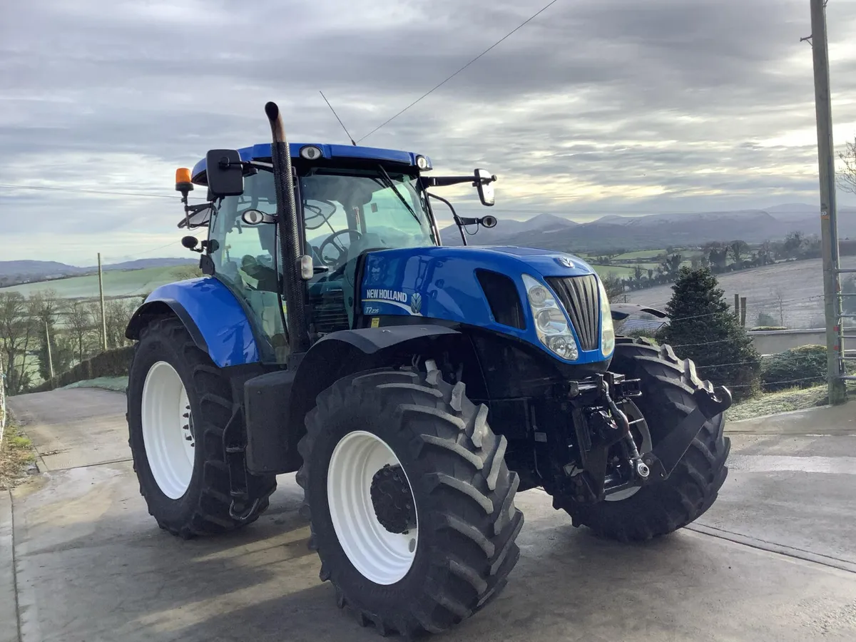 2016 NH T7.235 - Image 3