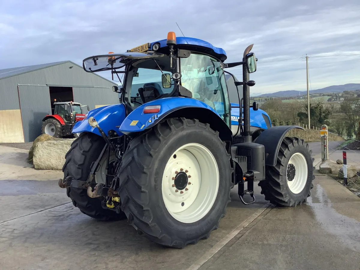 2016 NH T7.235 - Image 4