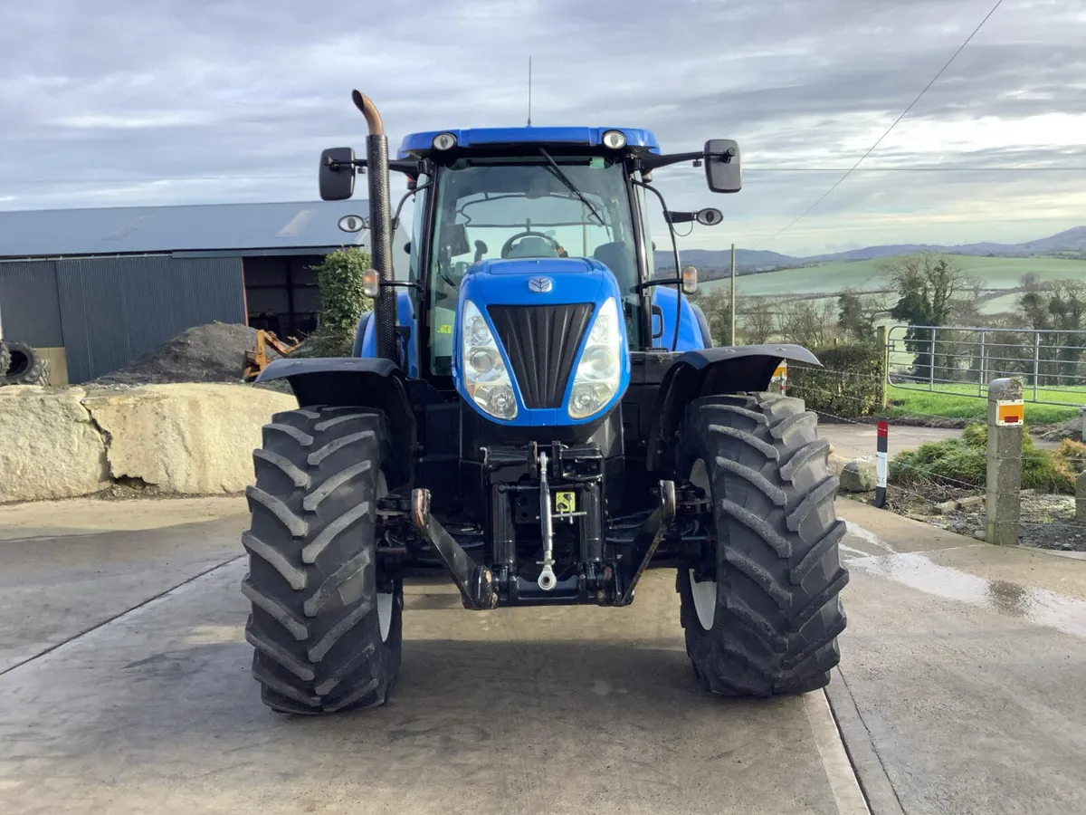 2016 NH T7.235 - Image 2