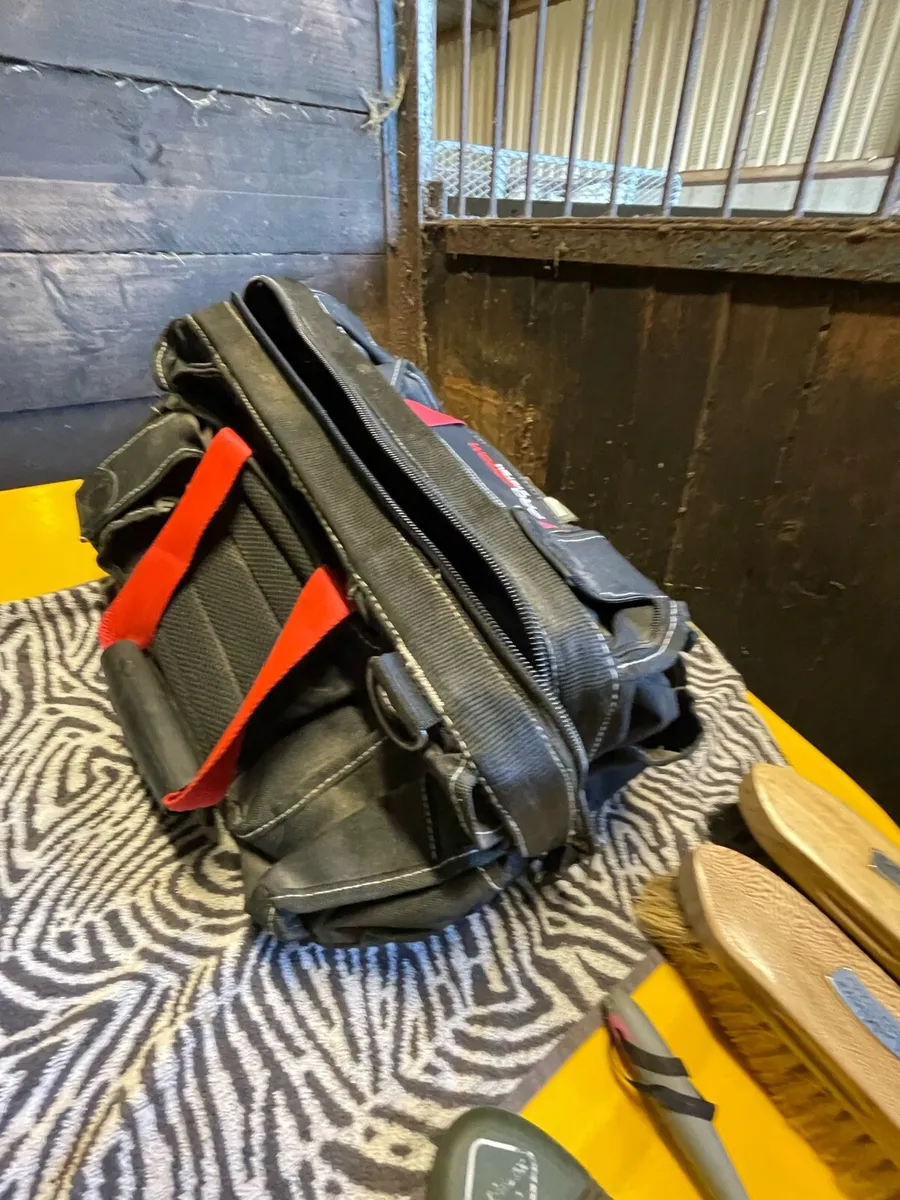 Used Equine grooming kit - Image 3