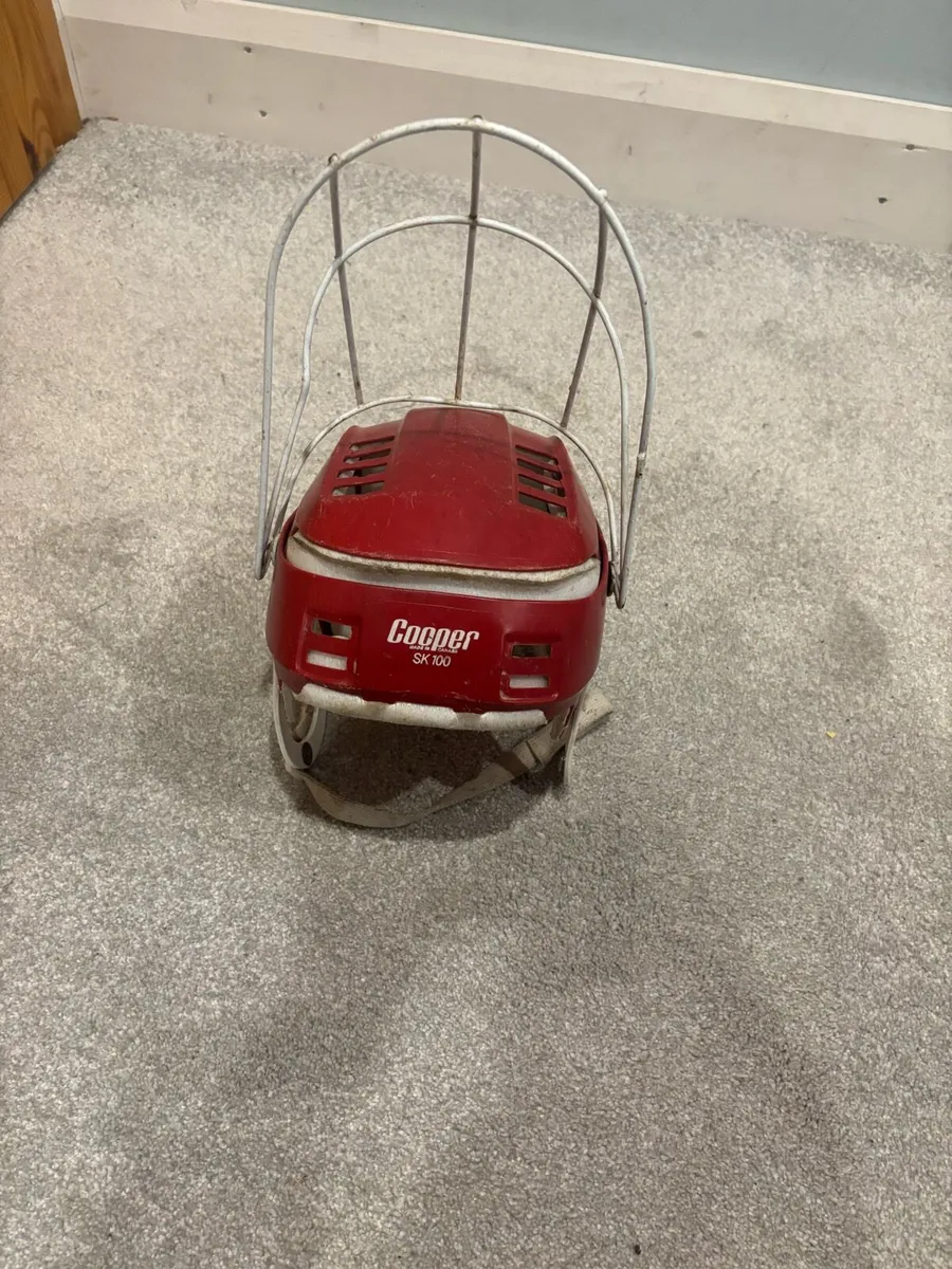 Oldstyle hurling helmet - Image 1