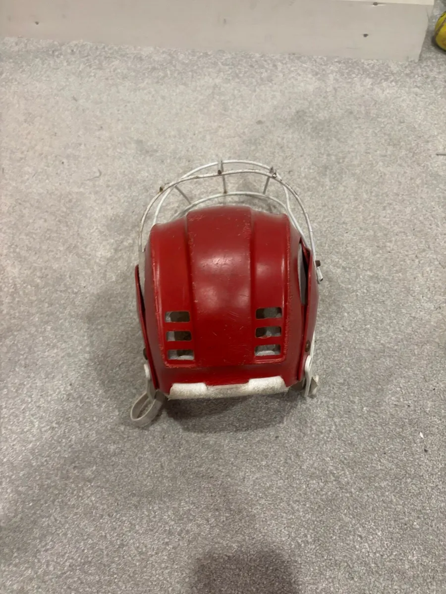 Oldstyle hurling helmet - Image 3