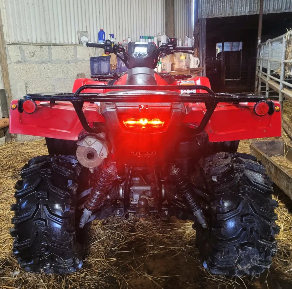 2020 HONDA TRX 500 FM6 VERY LOW HOURS & KMS - Image 3